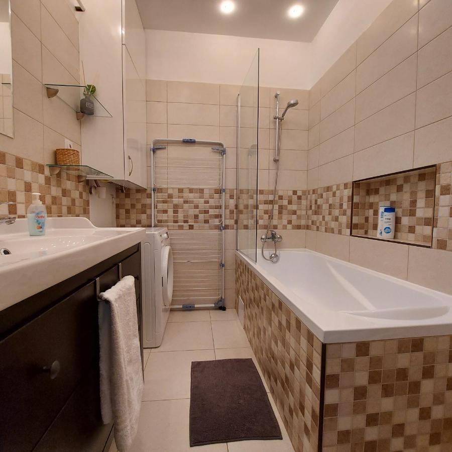 Ancsi Apartmant Kecskemet Exterior photo