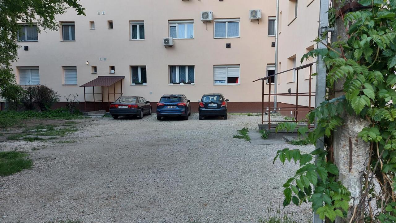 Ancsi Apartmant Kecskemet Exterior photo